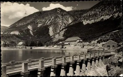 Ak Arguis Huesca Aragón, Vista de la Residencia desde la Presa