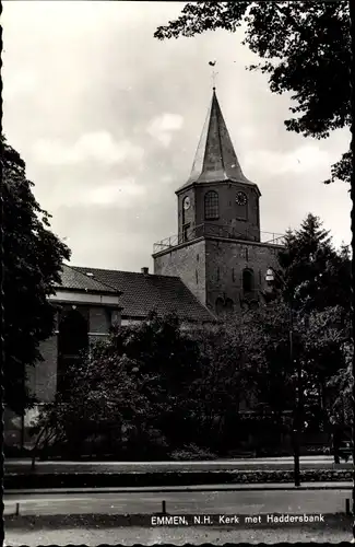 Ak Emmen Drenthe Niederlande, NH Kirche mit Haddersbank