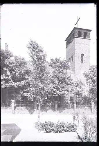 3 Glas Negative Frintrop Essen im Ruhrgebiet, Kirche, Haus, Baum