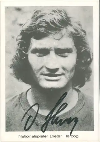 Ak Fußball Nationalspieler Dieter Herzog, Portrait, Autogramm