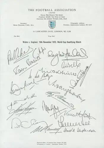 Ak Fußballer, Autogramme, Weltmeisterschaft Qualifikationsspiel Wales gegen England 1972