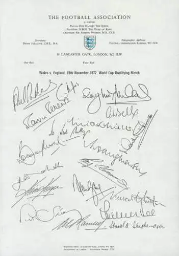 Ak Fußballer, Autogramme, Weltmeisterschaft Qualifikationsspiel Wales gegen England 1972