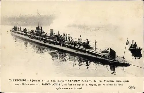 Ak Cherbourg Manche, U-Boot der Vendemiaire, nach einer Kollision mit der Saint Louis