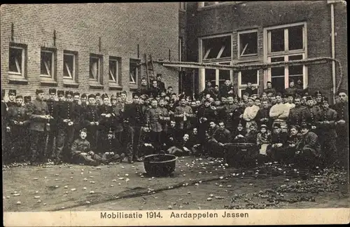 Ak Mobilisatie 1914, Aardappelen Jassen