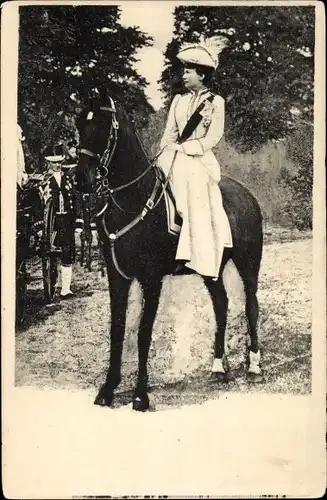 Ak Kaiserin Auguste Viktoria zu Pferde