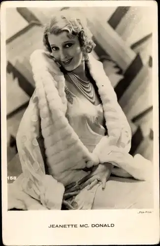 Ak Schauspielerin Jeanette Mc. Donald, Portrait