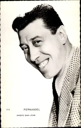 Ak Schauspieler Fernandel, Portrait