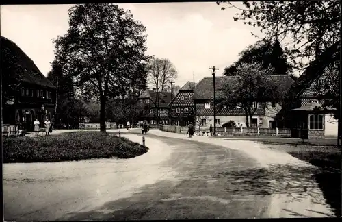 Ak Niedercunersdorf Annaberg Buchholz im Erzgebirge, Teilansicht, Passanten