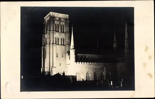 Ak Gdańsk Danzig, Kirche bei Nacht