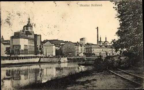 Ak Hradec Králové Königgrätz Stadt, Stadt von den Gleisen aus gesehen
