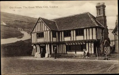 Ak London City England, Old House, The Great White City