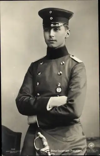 Ak Oskar Prinz von Preußen, Portrait in Uniform, NPG 1650