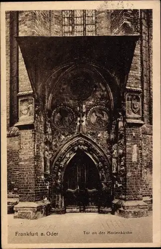 Ak Frankfurt an der Oder, Tor an der Marienkirche