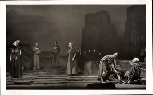 Foto Theaterszene, Schauspieler auf der Bühne