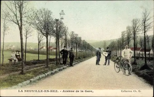 Ak La Neuville en Hez Oise, Avenue de la Gare, Fahrrad