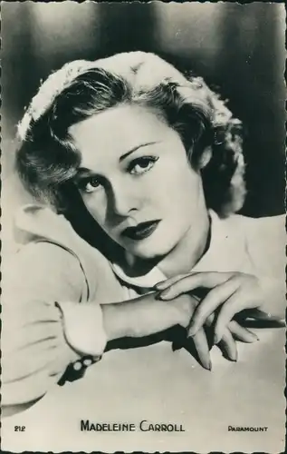 Ak Schauspielerin Madeleine Carroll, Portrait, Locken