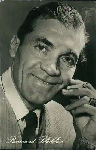 Ak Schauspieler Raimund Schelcher, Portrait, DEFA Film, Zigarette