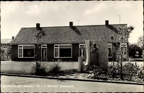 Ak Zonnemaire Zeeland, Borstbeeld Prof. Zeeman, Bijlstraat