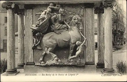 Ak Oostende Ostende Westflandern, Bas-Relief de la Statue de Leopold I.