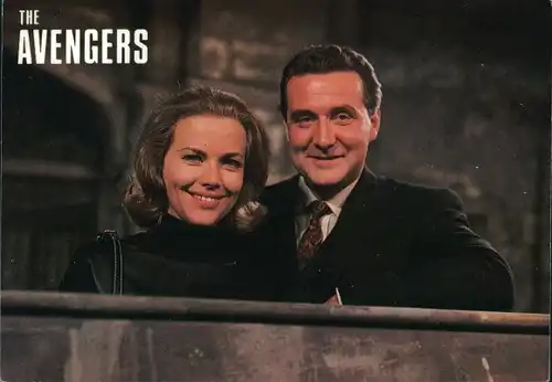 Ak Schauspielerin Honor Blackman, Patrick Macnee, The Avengers, November Five, Cathy, Steed