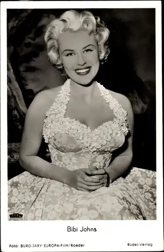 Ak Sängerin und Schauspielerin Bibi Johns im Blumenkleid, Rüdel Verlag