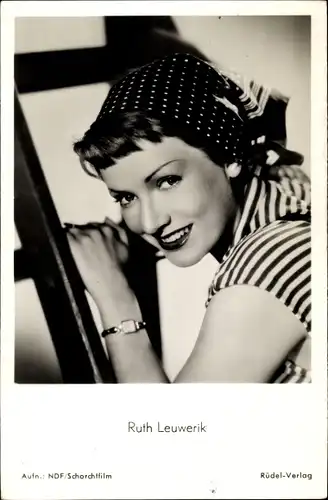 Ak Schauspielerin Ruth Leuwerik, Muss man sich gleich scheiden lassen