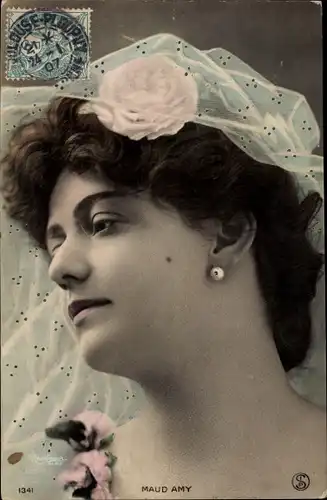 Ak Schauspielerin Maud Amy, Seitenportrait