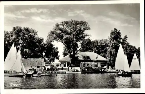 Ak Grouw Grou Friesland Niederlande, Segelboote am Gasthaus