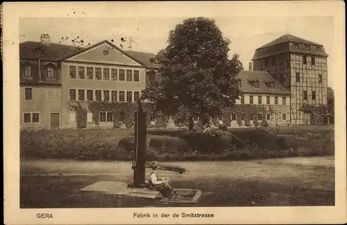 Ak Gera in Thüringen, Fabrik in der de Smit Straße, Wasserpumpe, Kind