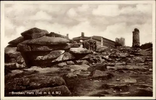 Ak Brocken Nationalpark Harz, Brockenturm, Brockenhotel, Felsformation Hexenaltar