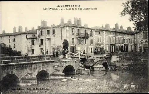 Ak Luneville Meurthe et Moselle, Pont de la Rue Chanzy saute, la Guerre 1914