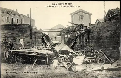 Ak Lunéville Meurthe et Moselle, Pont du Ménil sprang, Krieg von 1914