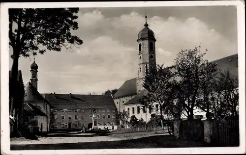 Ak Weyarn im oberbayerischen Landkreis Miesbach, Kircheplatz