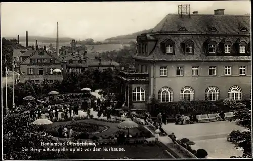 Ak Oberschlema Bad Schlema im Erzgebirge Sachsen, Kurhaus, Konzert der Berg- und Kurkapelle