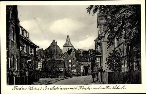 Ak Freden an der Leine, Bachstraße mit Kirche und alter Schule