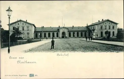 Ak Nordhausen am Harz, Bahnhof, Straßenansicht