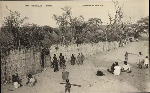 Ak Dakar Senegal, Frauen und Kinder