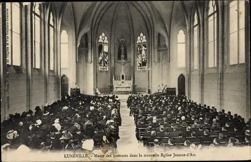 Ak Lunéville Meurthe et Moselle, Messe für Männer in der neuen Jeanne d’Arc-Kirche