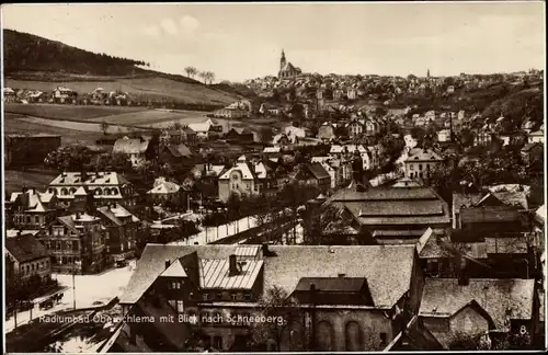 Ak Oberschlema Bad Schlema im Erzgebirge Sachsen, Gesamtansicht, Schneeberg