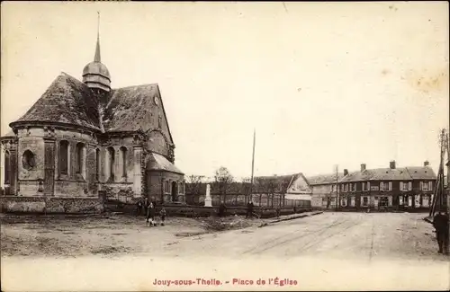 Postkarte Jouy-sous-Thelle Oise, Place de l'Eglise