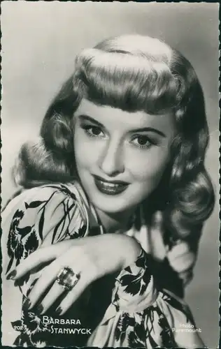 Ak Schauspielerin Barbara Stanwyck, Portrait