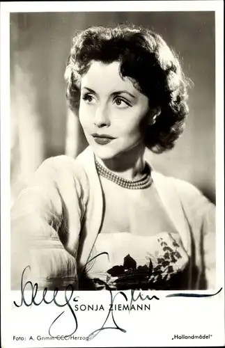 Ak Schauspielerin Sonja Ziemann, Hollandmädel, Portrait, Autogramm
