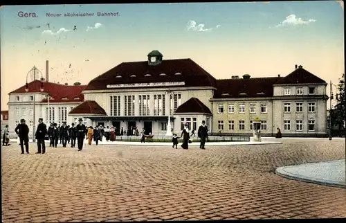 Ak Gera Thüringen, Neuer sächsischer Bahnhof, Vorplatz