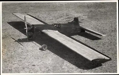 Foto Ak Flugzeug, Zivilflugzeug, Flügel, Propeller