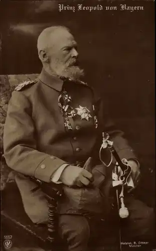 Ak Prinz Leopold von Bayern, Generalfeldmarschall, Sitzportrait, NPG 5557