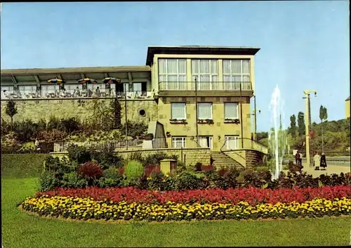Ak Nordhausen in Thüringen, HO Gaststätte Stadt Terrasse, Springbrunnen, Blumenbeete