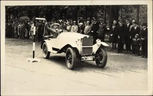 Foto Ak Bad Pyrmont in Niedersachsen, Automobil, Zuschauer am Straßenrand, Rallye 1927