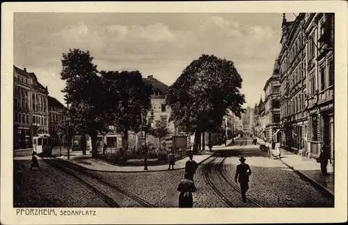 Ak Pforzheim im Schwarzwald, Sedanplatz, Straßenbahn