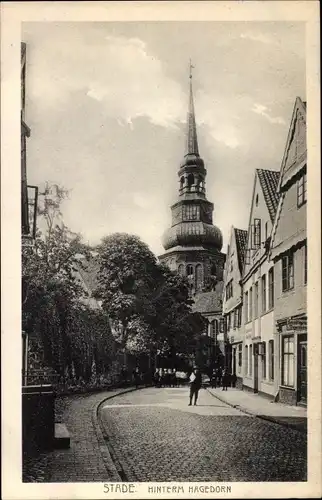 Ak Stade in Niedersachsen, Hinterm Hagedorn, Kirchturm, Straßenpartie