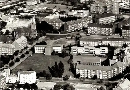 Ak Hamburg Nord Barmbek, Schule Käthnerkamp, Volksschule, Brucknerstraße, Wozhnsiedlung, Kirche